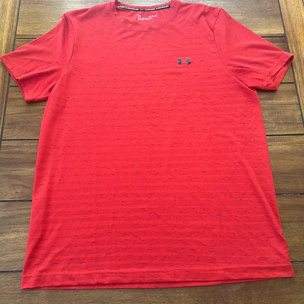 Under Armour Red Short-Sleeve Performance Moisture Wicking Tee